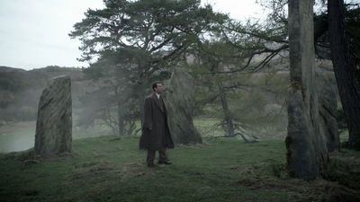 OUTLANDER_-_E1X08_BOTH_SIDES_NOW_0908.jpg