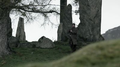 OUTLANDER_-_E1X08_BOTH_SIDES_NOW_0926.jpg
