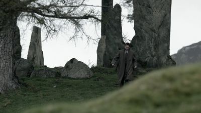 OUTLANDER_-_E1X08_BOTH_SIDES_NOW_0927.jpg