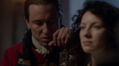 OUTLANDER_-_E1X08_BOTH_SIDES_NOW_1011.jpg