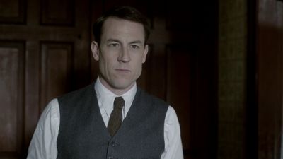 OUTLANDER_-_E1X08_BOTH_SIDES_NOW_1032.jpg
