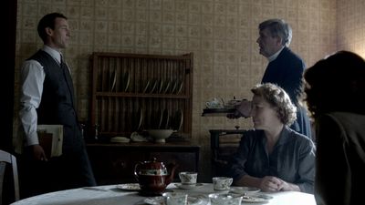 OUTLANDER_-_E1X08_BOTH_SIDES_NOW_1037.jpg