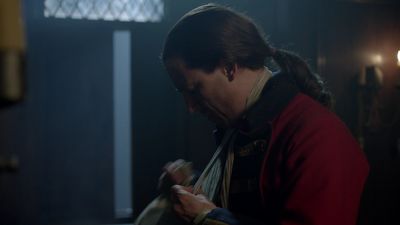 OUTLANDER_-_E1X08_BOTH_SIDES_NOW_1052.jpg