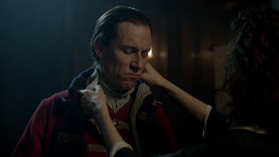 OUTLANDER_-_E1X08_BOTH_SIDES_NOW_1090.jpg