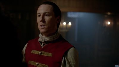 OUTLANDER_-_E1X08_BOTH_SIDES_NOW_1243.jpg