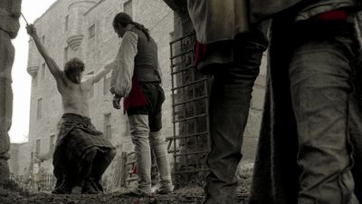 OUTLANDER_-_E1X12_LALLYBROCH_0018.jpg