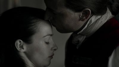 OUTLANDER_-_E1X12_LALLYBROCH_0084.jpg