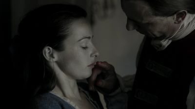 OUTLANDER_-_E1X12_LALLYBROCH_0103.jpg