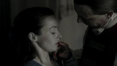 OUTLANDER_-_E1X12_LALLYBROCH_0107.jpg