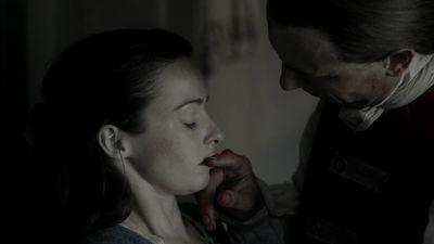 OUTLANDER_-_E1X12_LALLYBROCH_0113.jpg