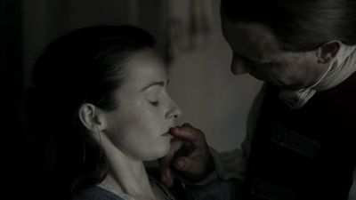 OUTLANDER_-_E1X12_LALLYBROCH_0114.jpg