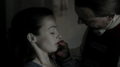 OUTLANDER_-_E1X12_LALLYBROCH_0117.jpg