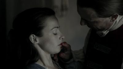 OUTLANDER_-_E1X12_LALLYBROCH_0119.jpg