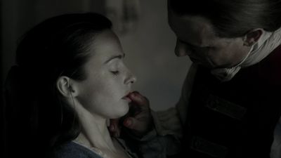 OUTLANDER_-_E1X12_LALLYBROCH_0124.jpg