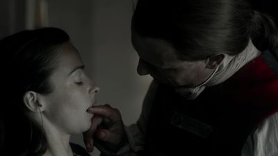 OUTLANDER_-_E1X12_LALLYBROCH_0145.jpg
