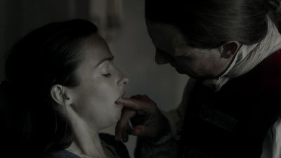 OUTLANDER_-_E1X12_LALLYBROCH_0155.jpg