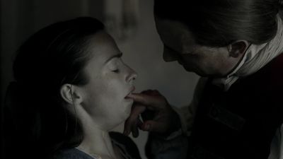 OUTLANDER_-_E1X12_LALLYBROCH_0157.jpg