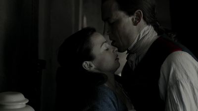 OUTLANDER_-_E1X12_LALLYBROCH_0207.jpg