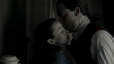 OUTLANDER_-_E1X12_LALLYBROCH_0208.jpg