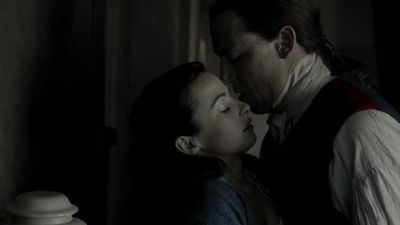 OUTLANDER_-_E1X12_LALLYBROCH_0209.jpg