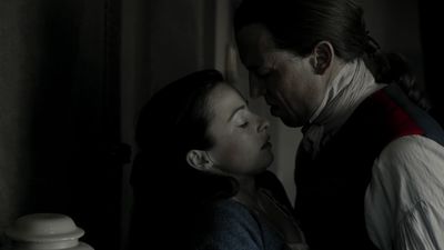 OUTLANDER_-_E1X12_LALLYBROCH_0212.jpg
