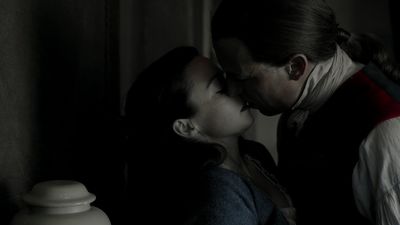 OUTLANDER_-_E1X12_LALLYBROCH_0222.jpg