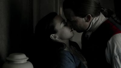 OUTLANDER_-_E1X12_LALLYBROCH_0225.jpg