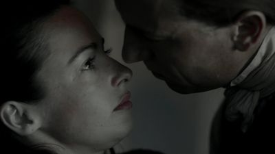 OUTLANDER_-_E1X12_LALLYBROCH_0242.jpg