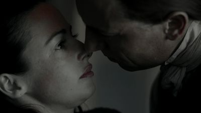 OUTLANDER_-_E1X12_LALLYBROCH_0243.jpg