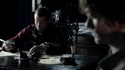 OUTLANDER_-_E1X12_LALLYBROCH_0406.jpg