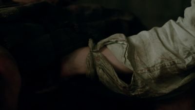 OUTLANDER_-_E1X16_TO_RANSOM_A_MANS_SOUL_1551.jpg