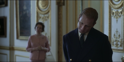 THE_CROWN_-_E3X01_OLDING_054.jpg