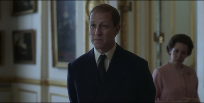 THE_CROWN_-_E3X01_OLDING_062.jpg
