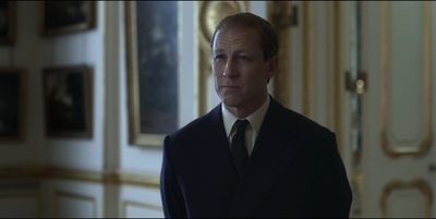 THE_CROWN_-_E3X01_OLDING_065.jpg