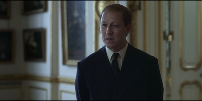 THE_CROWN_-_E3X01_OLDING_066.jpg