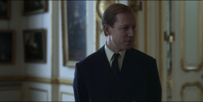 THE_CROWN_-_E3X01_OLDING_067.jpg