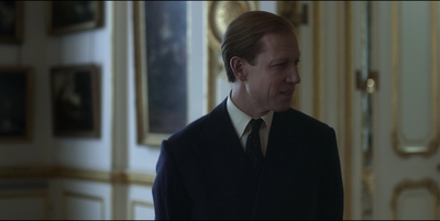 THE_CROWN_-_E3X01_OLDING_070.jpg