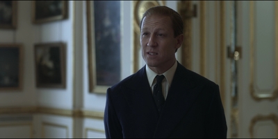THE_CROWN_-_E3X01_OLDING_072.jpg
