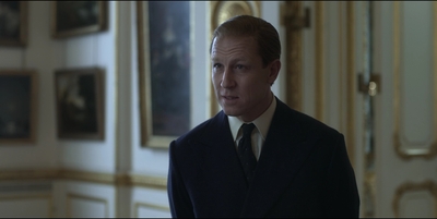 THE_CROWN_-_E3X01_OLDING_074.jpg