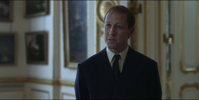 THE_CROWN_-_E3X01_OLDING_076.jpg