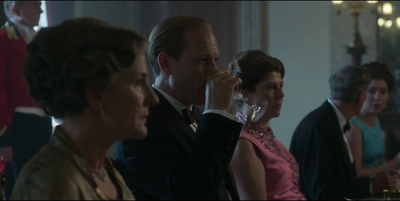 THE_CROWN_-_E3X01_OLDING_103.jpg