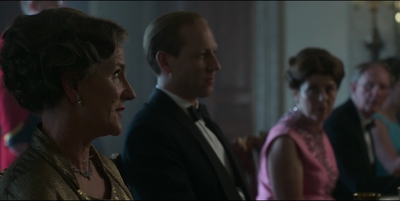THE_CROWN_-_E3X01_OLDING_130.jpg