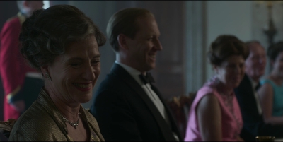 THE_CROWN_-_E3X01_OLDING_145.jpg