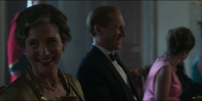 THE_CROWN_-_E3X01_OLDING_147.jpg