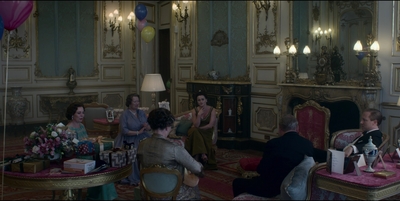 THE_CROWN_-_E3X01_OLDING_162.jpg