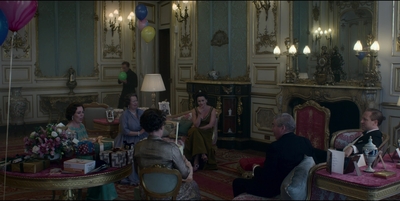 THE_CROWN_-_E3X01_OLDING_164.jpg