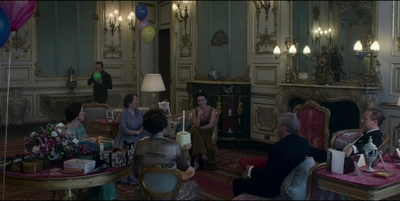 THE_CROWN_-_E3X01_OLDING_166.jpg
