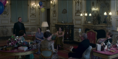 THE_CROWN_-_E3X01_OLDING_171.jpg