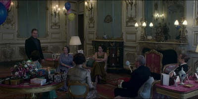 THE_CROWN_-_E3X01_OLDING_172.jpg