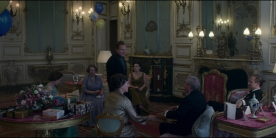 THE_CROWN_-_E3X01_OLDING_176.jpg